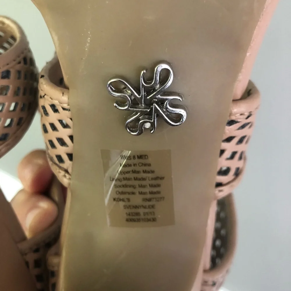 Vera Wang Heels - Picture 8 of 8